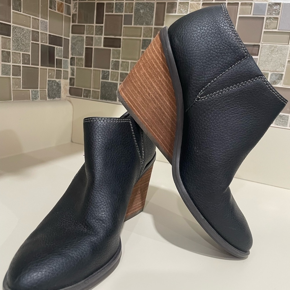 Dr. Scholl's Black Ankle Boots with Wooden Block Heel